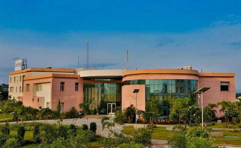 ブリティッシュ・インターナショナルスクール・オブ・クアラルンプール: Oakridge Vizag building exterior