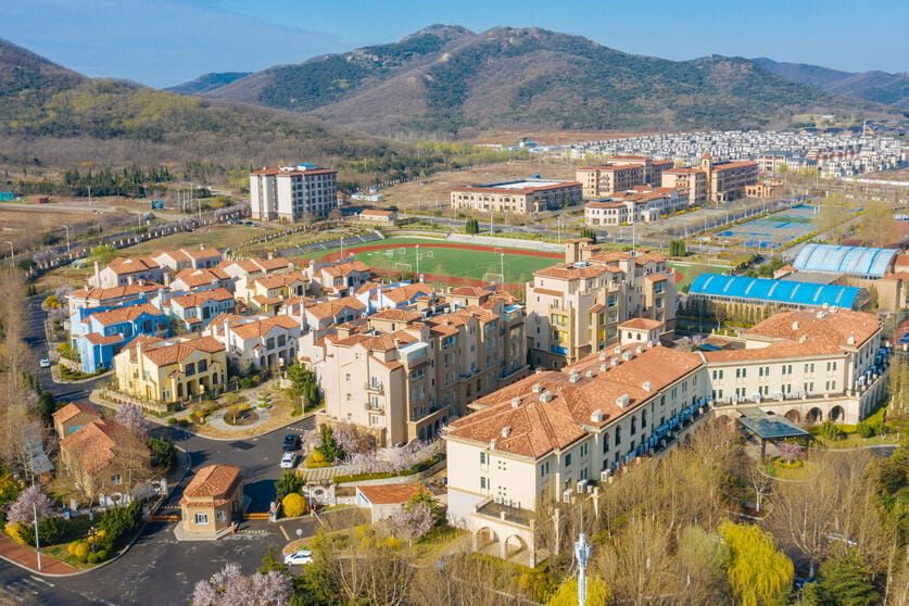 ブリティッシュ・インターナショナルスクール・オブ・クアラルンプール: Aerial view of Dalian Huamei Bilingual school