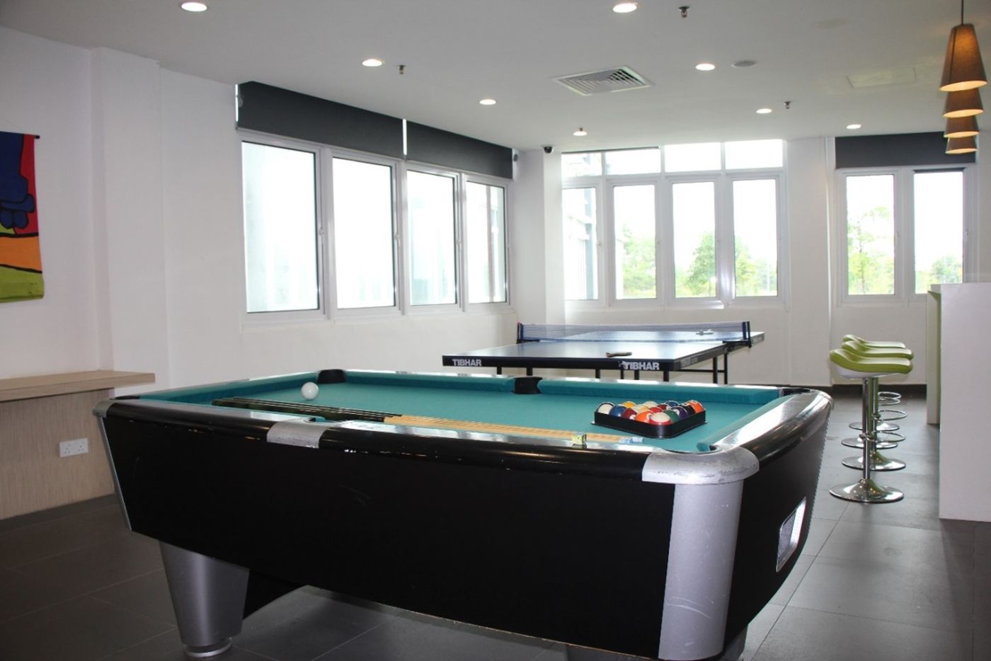 UCSIインターナショナルスクール・スプリングヒル: Pool Table